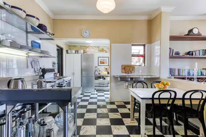 To Let 4 Bedroom Property for Rent in Tamboerskloof Western Cape